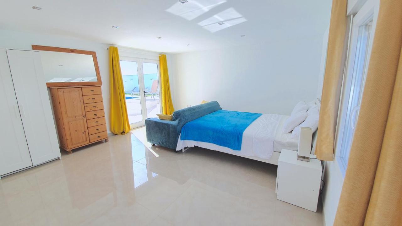 Stunning Sea View Villa With 6 Bedrooms & Heated Pool - Villa Renaissance Playa Blanca  Zewnętrze zdjęcie