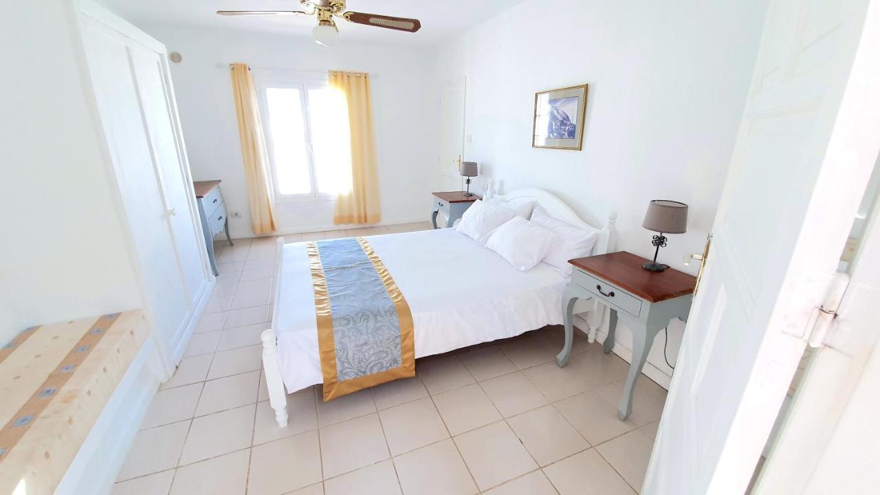 Stunning Sea View Villa With 6 Bedrooms & Heated Pool - Villa Renaissance Playa Blanca  Zewnętrze zdjęcie