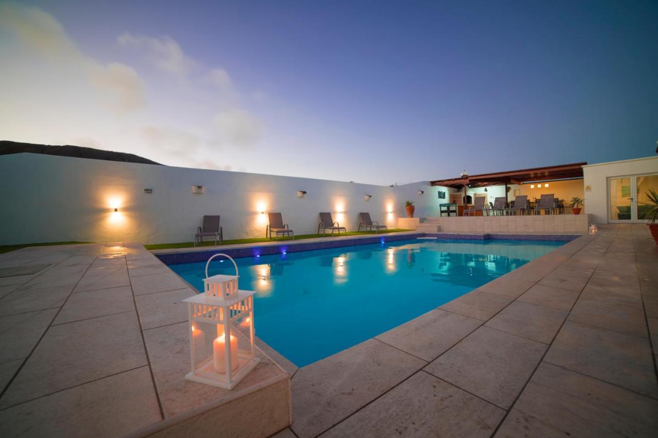 Stunning Sea View Villa With 6 Bedrooms & Heated Pool - Villa Renaissance Playa Blanca  Zewnętrze zdjęcie