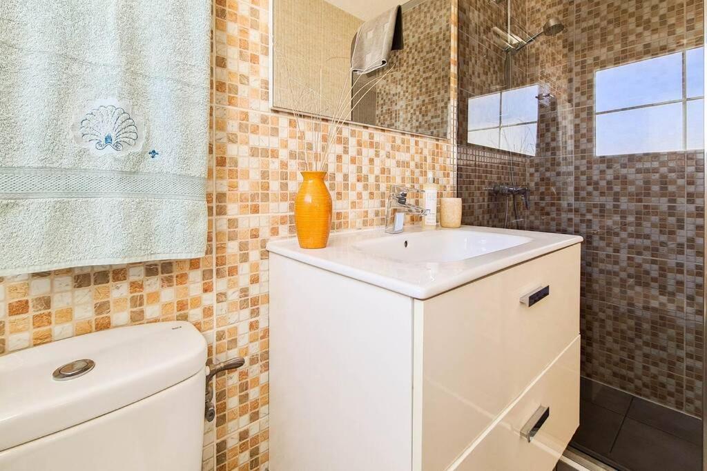 Stunning Sea View Villa With 6 Bedrooms & Heated Pool - Villa Renaissance Playa Blanca  Pokój zdjęcie