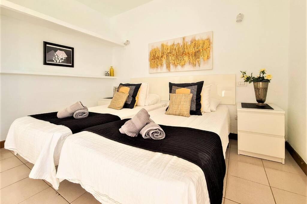 Stunning Sea View Villa With 6 Bedrooms & Heated Pool - Villa Renaissance Playa Blanca  Pokój zdjęcie