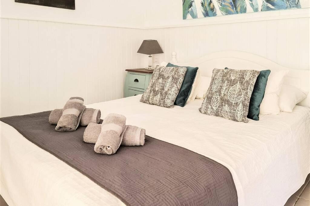 Stunning Sea View Villa With 6 Bedrooms & Heated Pool - Villa Renaissance Playa Blanca  Pokój zdjęcie